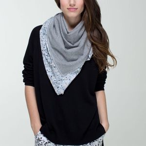 NWT Lululemon Throw Me Over Scarf
